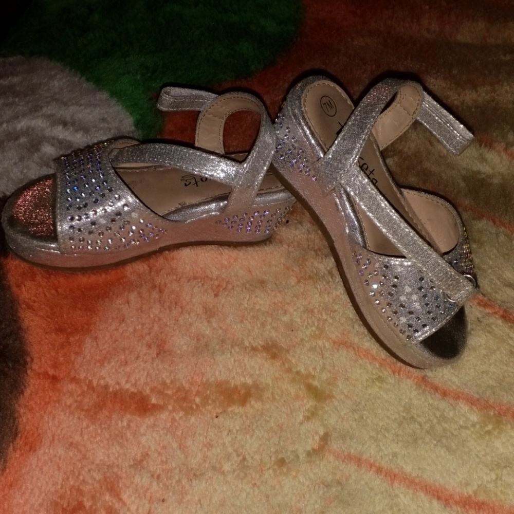 Size 7 toddler heels